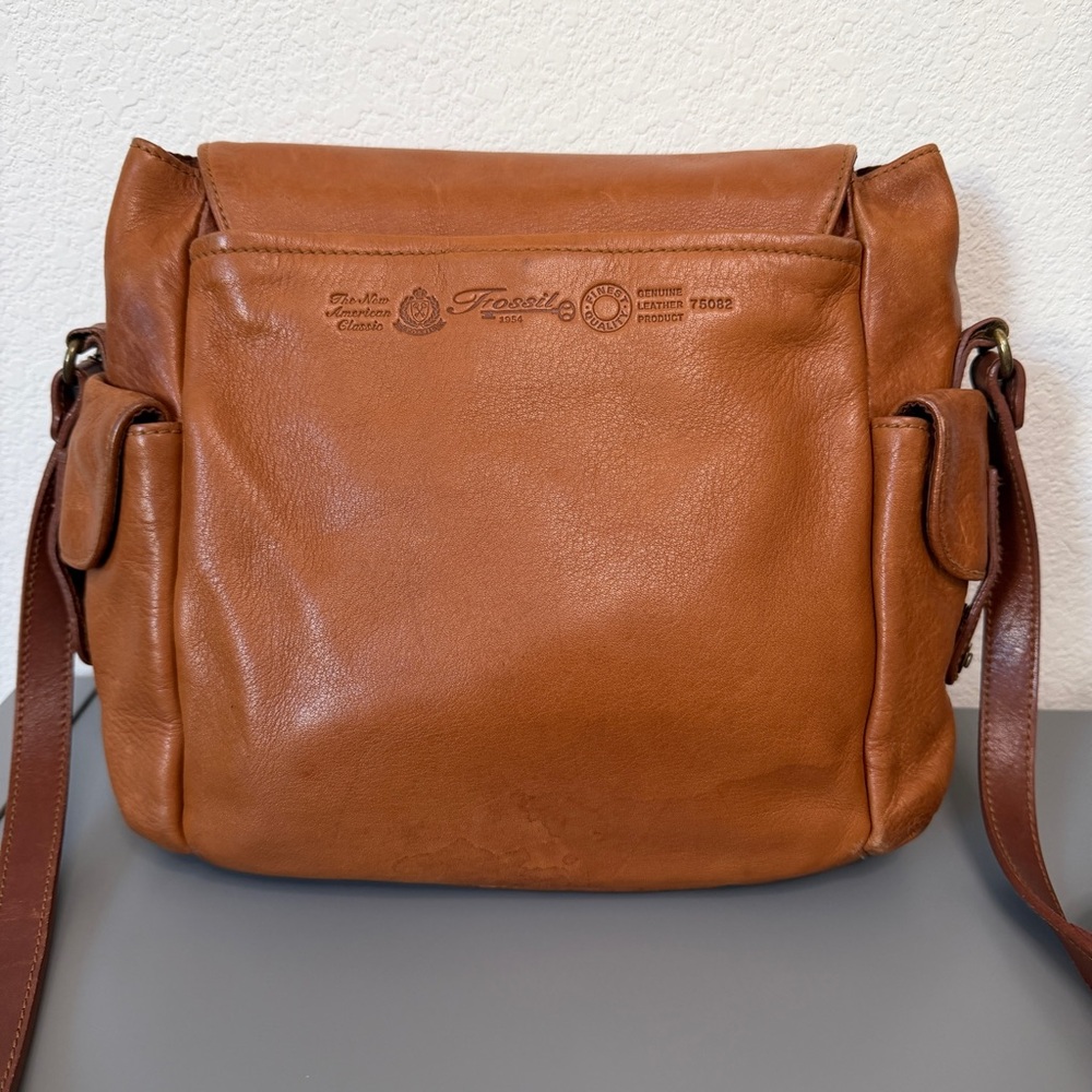 Fossil Tan and Brown Leather Messenger Bag Crossbody - Picture 2 of 12